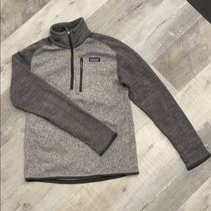 Men’s, two toned grey Patagonia quarter zip
